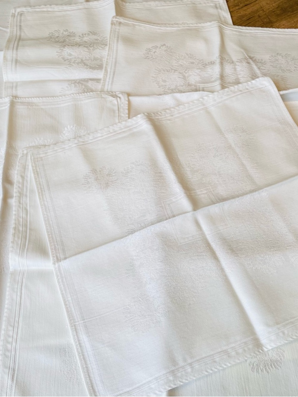 Set of 7 White Damask 15" Dinner Napkins